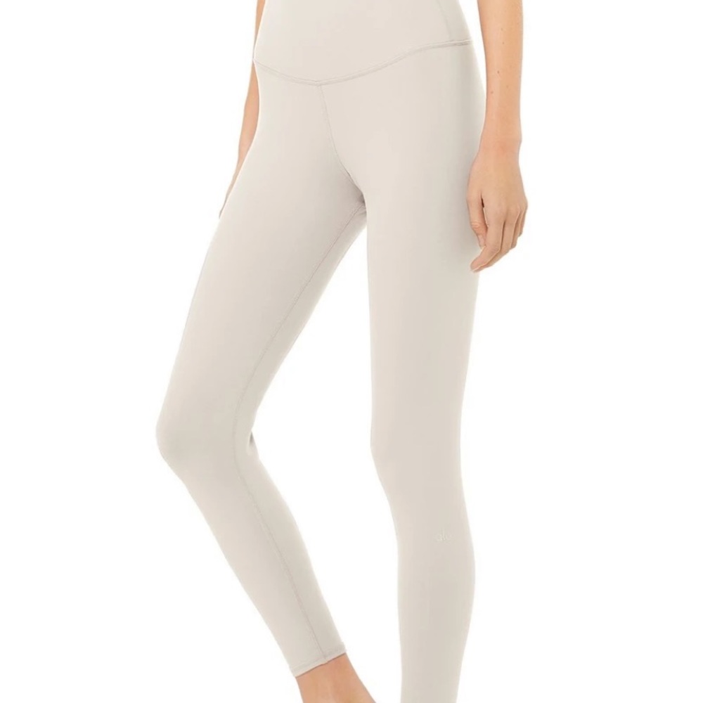 alo yoga airbrush leggings in bone